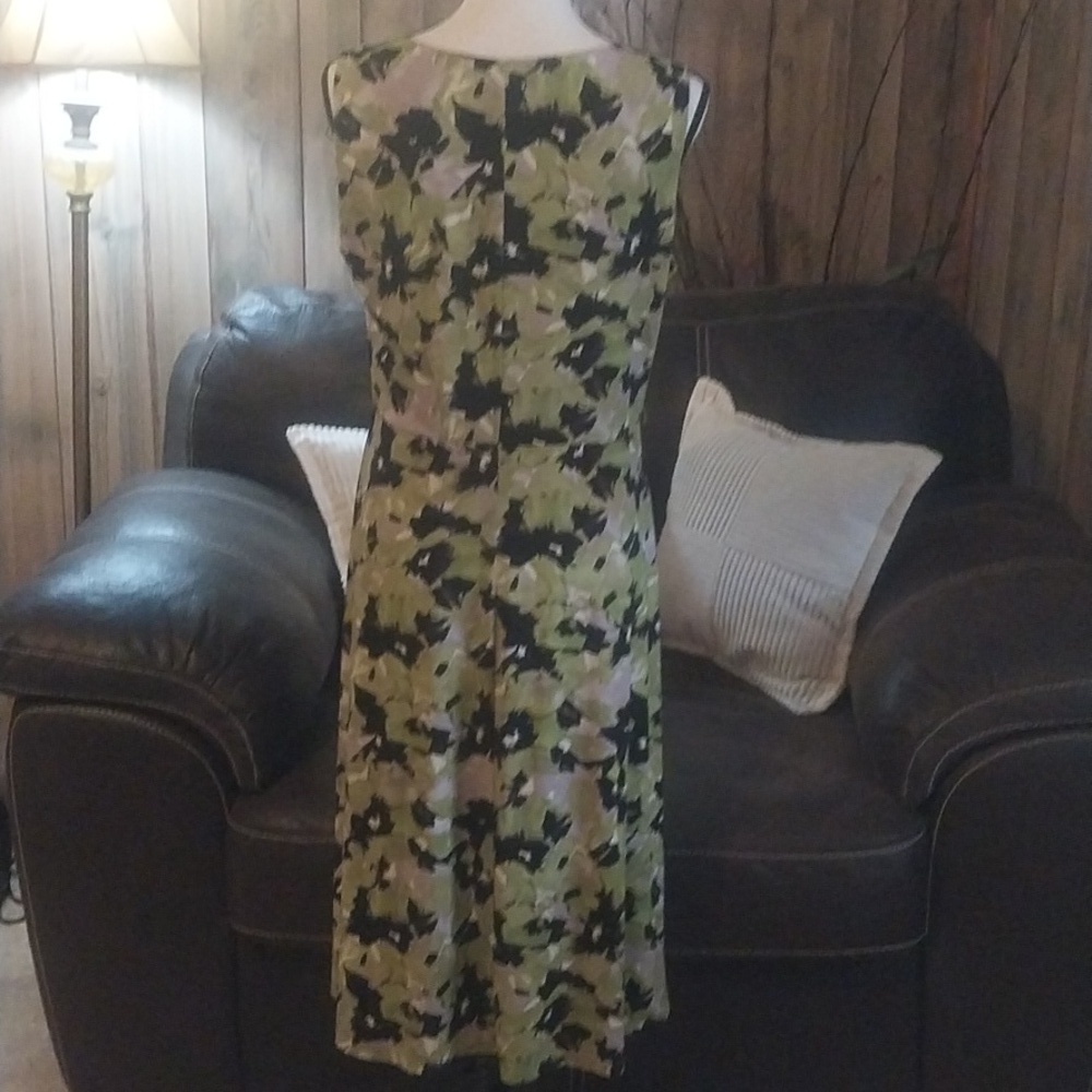 Black and Green Floral Midi Dress Size 10 - Picture 6 of 9